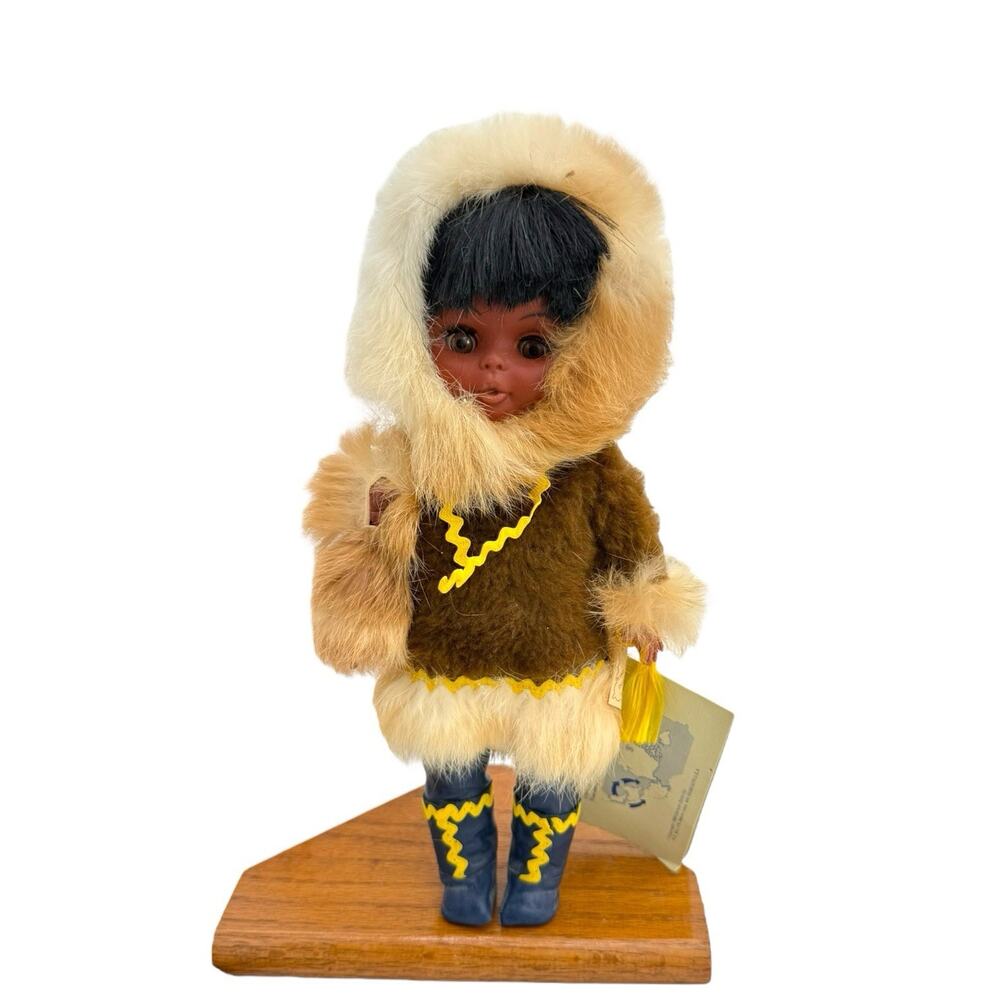 1988 Alaska Inuit Souvenir Doll Eskimo Native Carlson Dolls W Papoose Tag 11''